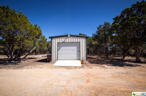 864 Hillside Dr, Spring Branch TX 78070-3808 exterior