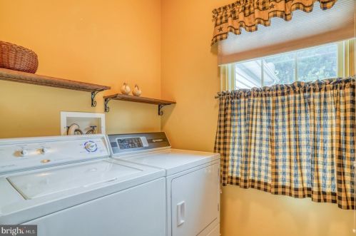 51 Bay Breeze Dr, Lewes DE 19958-2110 exterior