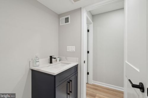 2200 Kater St, Philadelphia PA 19146-1139 exterior