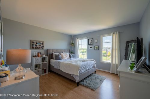 16 Country Vw Dr, East Freehold NJ 07728-9026 exterior