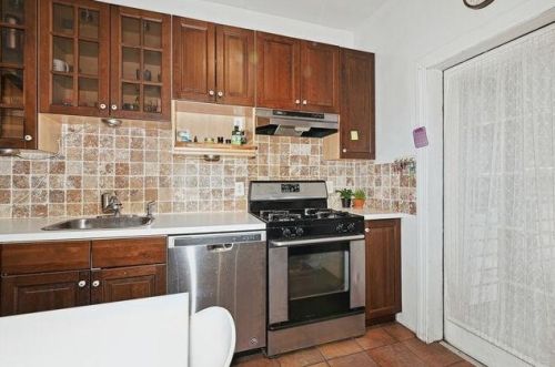 654 Blvd, Union City NJ 07086-6839 exterior