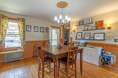 211 Woodbridge St, Manchester CT 06042-2346 exterior