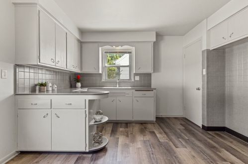 4566 70th St, Milwaukee, WI 53218-5407