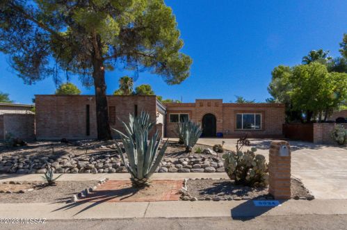 9034 Lee St, Tucson, AZ 85715-5510