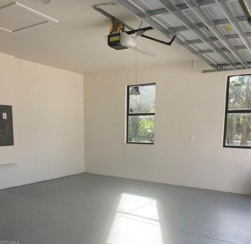 598 2 St, Naples FL 34113-9376 exterior