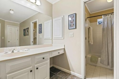 2925 Bankshill Row, Atlanta GA 30319-4552 exterior