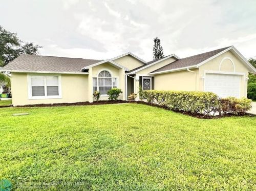 618 Stow Ter, Fort Pierce, FL 34984-6400