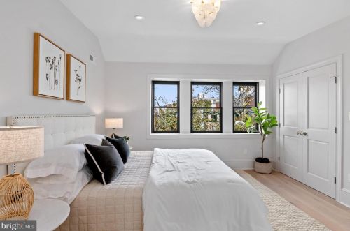 1744 T St, Washington DC 20009-7102 exterior