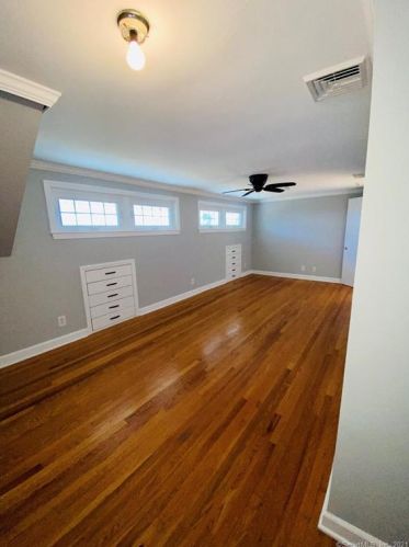 119 Kings Hwy, North Haven CT 06473-1211 exterior