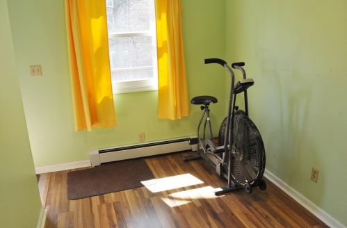 3764 84th St, Milwaukee WI  53228-1704 exterior