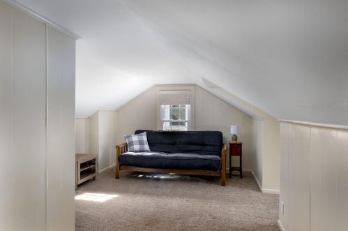 945 Eleanor St, Grand Rapids MI 49505-4305 exterior