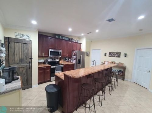 1970 Jamesport Dr, Fort Pierce FL  34953-4377 exterior