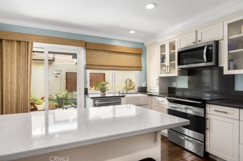 14402 Raintree Rd, Tustin CA  92780-6930 exterior