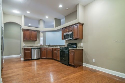 8028 Hampton Lake Dr, Tampa FL  33647-3558 exterior