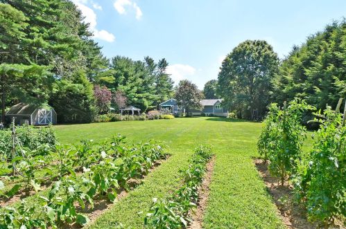 29 Kendrick Ln, Huntington Station NY 11746-7829 exterior