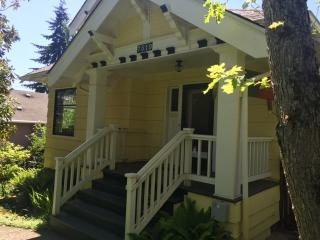 7519 1st Ave, Seattle WA  98117-3004 exterior