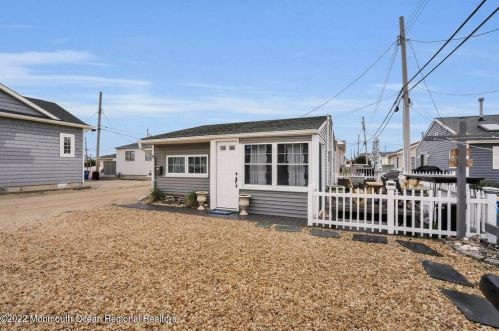 35 Plover Way, Lavallette NJ 08735-1518 exterior