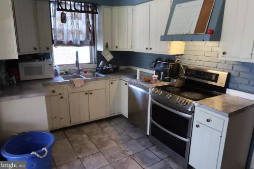 923 Fillmore St, Philadelphia PA 19124-2926 exterior