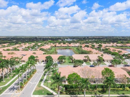 8362 Logia Cir, Boynton Beach FL 33472-7113 exterior