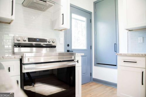 3584 Collier Dr, Atlanta GA  30331-1530 exterior