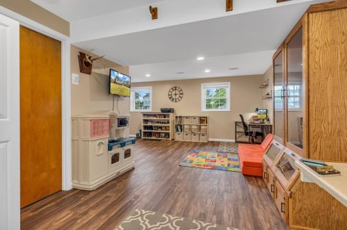 165 Conneaut Dr, Pittsburgh PA 15239-2630 exterior