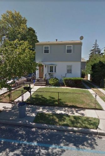 74 Nottingham Ave, Valley Stream, NY 11580-3049