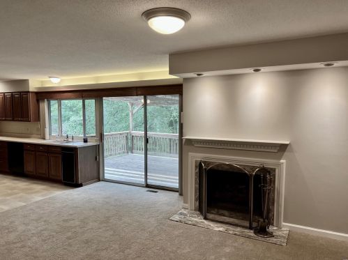 2041 Nettlewood Ct, Hazelwood MO 63043-2141 exterior