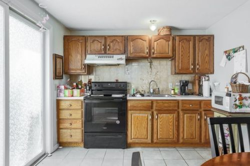 15 Eustis St, Worcester MA 01606-1119 exterior