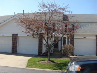 6752 Rockridge Ct, Cleveland OH  44130-8372 exterior