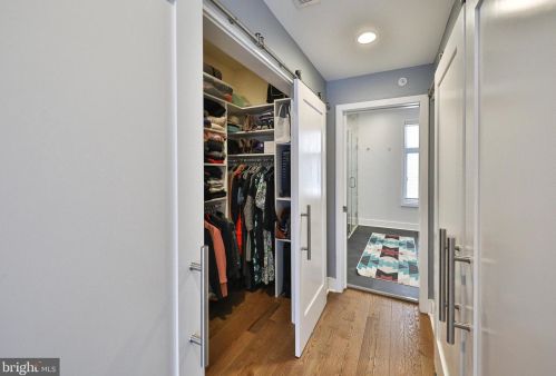 1427 Kater St, Philadelphia PA 19147-1851 exterior