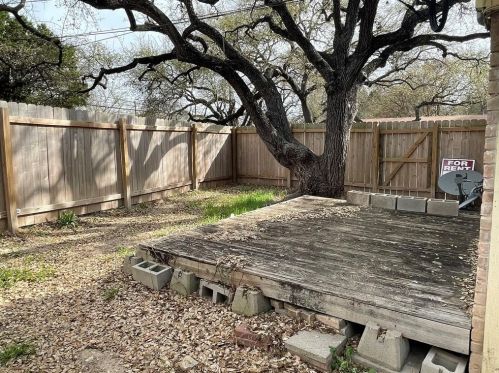 6708 Circle S Rd, Austin TX  78745-5714 exterior