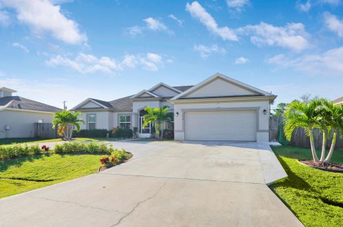 1210 Albenga Ave, Fort Pierce, FL 34953-5029