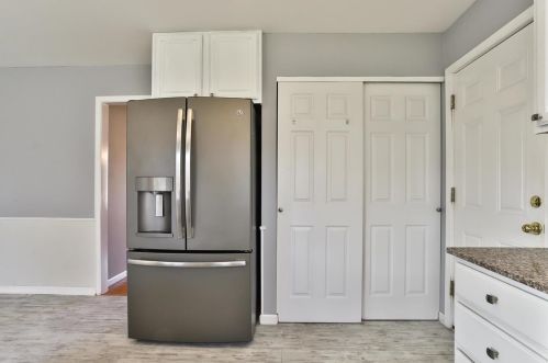 1108 Fernview Dr, Saint Louis MO 63141-6141 exterior