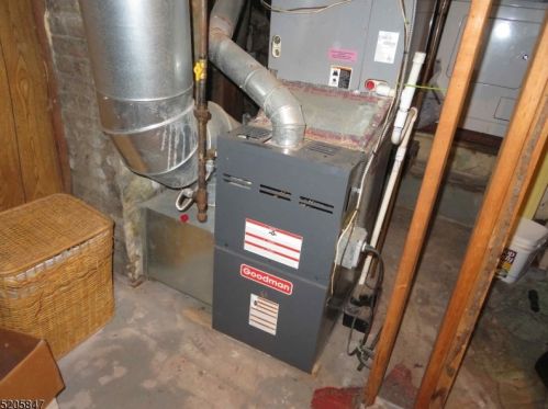 152 Pequannock St, Dover NJ 07801-3594 exterior