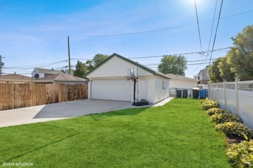 5416 Natchez Ave, Chicago IL  60638-2516 exterior