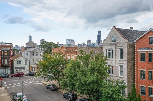 1416 Superior St, Chicago IL  60642-5250 exterior