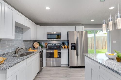 3213 Cherry St, Tampa FL  33607-3115 exterior