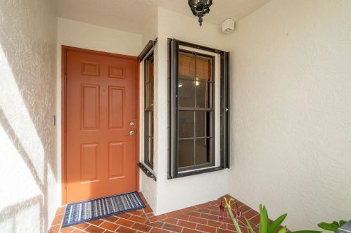 9777 Sills Dr, Boynton Beach, FL 33437-3370