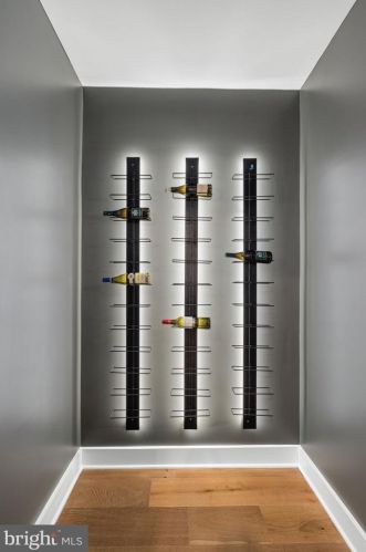 6000 16th St, Arlington VA  22205-2208 exterior