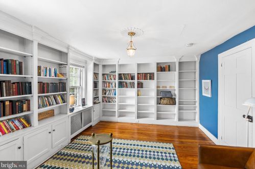 337 6th St, Philadelphia PA  19106-4138 exterior