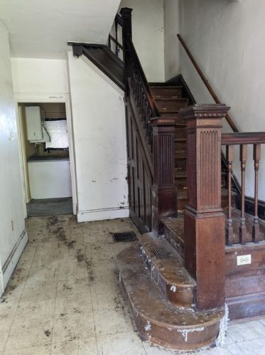 8 Marie Ave, Pittsburgh, PA 15202-2344