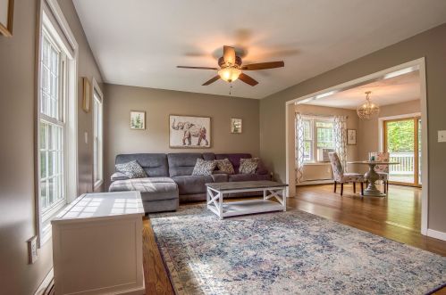 5 Styles Dr, Concord NH 03301-8634 exterior