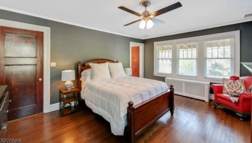 49 Plymouth St, Montclair NJ  07042-2617 exterior