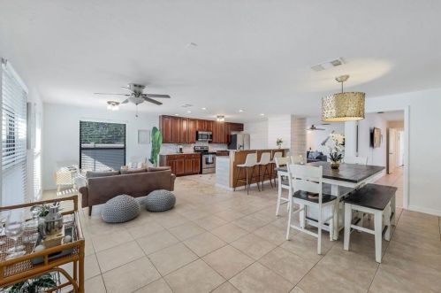 724 102 Ave, Naples FL 34108-3214 exterior
