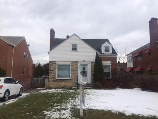 13693 Cedar Rd, Cleveland OH  44118-2665 exterior