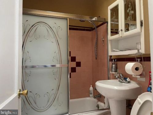 2210 Friendship St, Philadelphia PA 19149-1621 exterior