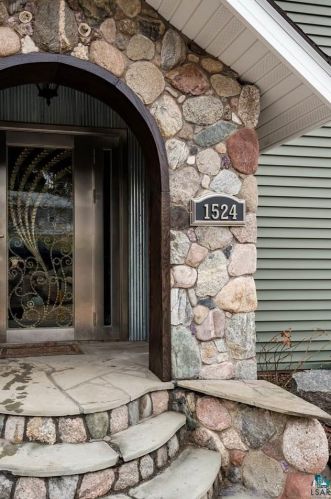 1524 Boulevard Pl, Duluth, MN 55811-2719