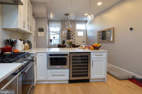 807 Leithgow St, Philadelphia PA 19123-1440 exterior