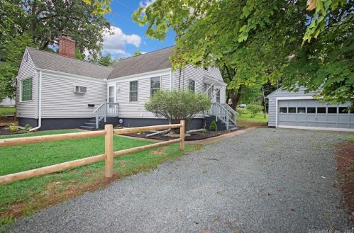 86 Middle Tpke, Manchester, CT 06040-4031