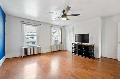 325 Main St, Pittsburgh PA 15215-2238 exterior